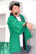 「健康になり隊」隊長としてMCを務めたペナルティ・ヒデ。