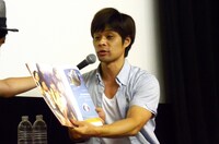 パンフレットの隅々にまで目を通しているという宮地。