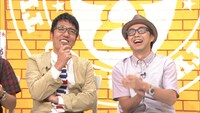 解答者席のおぎやはぎ。(c)TBS