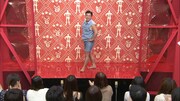 ほかの芸人が考案したワイルドネタを実演するスギちゃん。(c)TBS