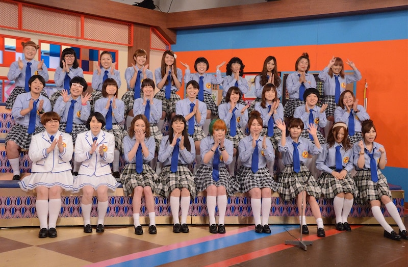 「ピロロン学園」の「不幸な女芸人ナンバーワン決定戦」に登場する女性芸人やタレント達。(c)日本テレビ