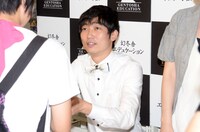 サイン会の様子。