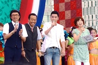 さまぁ～ず、BIGBANGのV.I（ヴィアイ）、中野美奈子フジテレビアナウンサー（左から）。