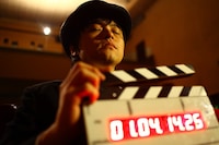 「バカリズム THE MOVIE」のバカリズム“ほぼ”監督。(c)2012「バカリズム THE MOVIE」製作委員会