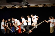 長縄跳び対決で勝利した鬼ヶ島軍団。