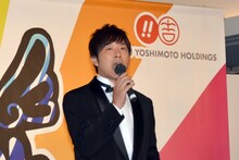 MCを務めたあべこうじ。