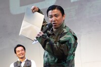 「買ってすぐ、ノートの全ページ貼りあわせてやったぜぇ。書くところ全然ないぜぇ」というスギちゃん。