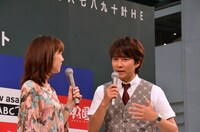 「熱闘甲子園」のスタジオトークを再現する渡部（右）と長島（左）。