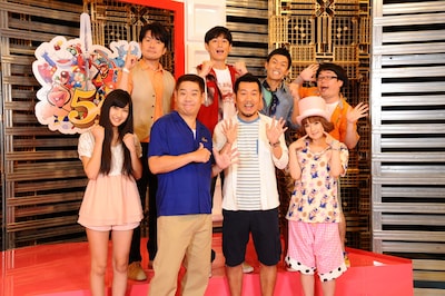 「ぜ～んぶおしえちゃう！タツノコ50周年アニメクイズ」に出演する（下段左から）橋本楓（アイドリング!!!）、FUJIWARA、千秋、（上段左から）土田晃之、博多華丸・大吉・大吉、天津。(c)BSスカパー！