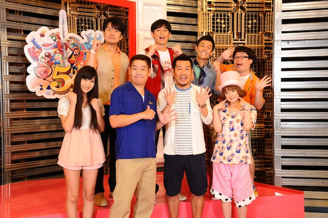 「ぜ～んぶおしえちゃう！タツノコ50周年アニメクイズ」に出演する（下段左から）橋本楓（アイドリング!!!）、FUJIWARA、千秋、（上段左から）土田晃之、博多華丸・大吉・大吉、天津。(c)BSスカパー！