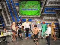 ヘラクレス大宮地に襲い掛かる虫たち。