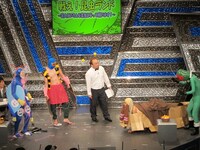 オモラからは戦闘型の応援団が登場。しかし基本は応援だけ。