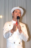 オーケイ小島。入籍して約半年が経過し「嫁は料理が得意でコロッケがものすごく美味しい。朝、焼きたてのパンのにおいで目が覚める」と完全に胃袋をつかまれている様子だ。