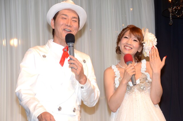 オーケイ小島と妻・杏子さん。