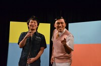 「 笑いたい奴は春日のところに来いや－！」と気合を見せる春日（右）。