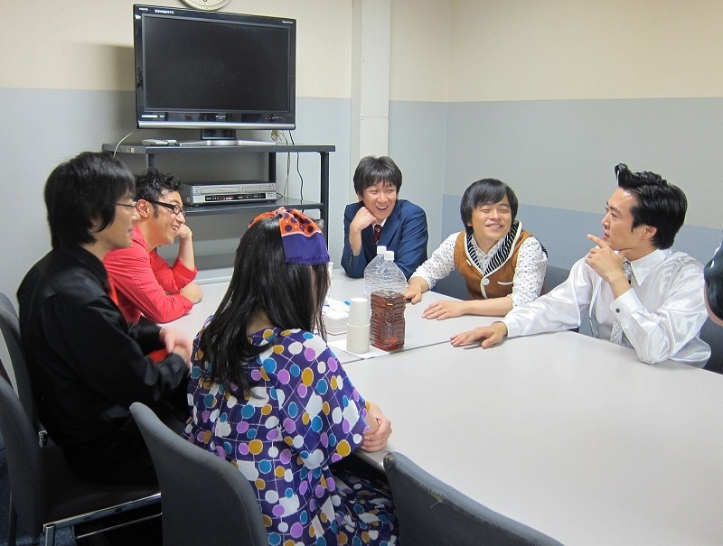 「ウレロ☆未完成少女」#4「トップアイドルは未完成」反省会の様子。