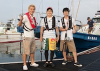 「ロンブー亮のGO！GO！釣りごはん」（CSフジテレビONE スポーツ・バラエティ）の収録を行ったロンドンブーツ1号2号・田村亮、ドランクドラゴン鈴木、キングオブコメディ高橋（左から）。