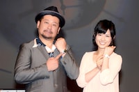 「時間を支配しろ！クイズ☆ギリドメ」で司会を務めるケンドーコバヤシ（左）と中島めぐみ関西テレビアナウンサー（右）。