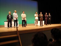 任命式の様子。(c)吉本興業