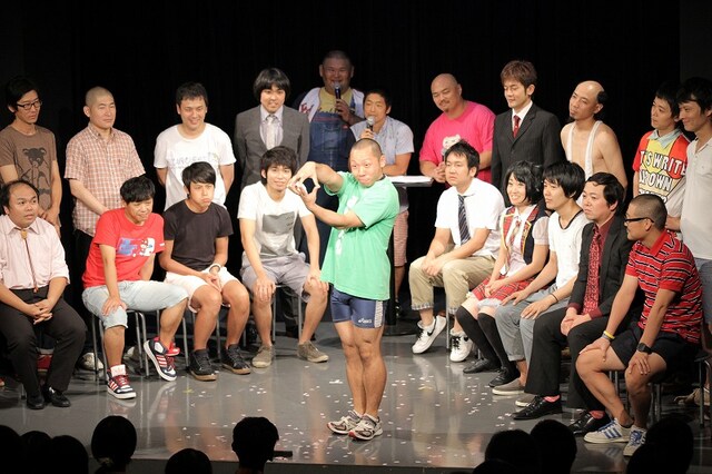 松竹芸能 新宿角座で行われた「東京スタディツアー 松竹芸能SPライブ」。(c)松竹芸能
