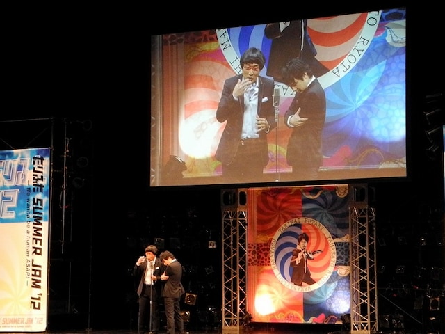 東京・中野サンプラザにて、2日間にわたって開催された、南海キャンディーズ山里とオードリー若林のライブ「たりふた SUMMER JAM '12 ―We wanna be a human ASAP！―」。