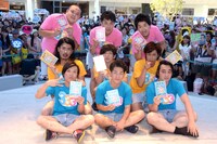 前列がジャングルポケット、中列がパンサー、後列がジューシーズ。