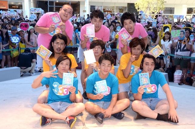 前列がジャングルポケット、中列がパンサー、後列がジューシーズ。