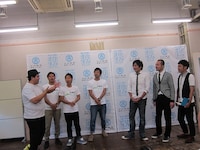 真栄田の鋭いボケの連続に芸人たちは大盛り上がり。