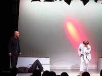 ペニシリンの妖精・天津・向はエンディングで、特技「どんな歌にもラップを織り交ぜることができる」を披露。