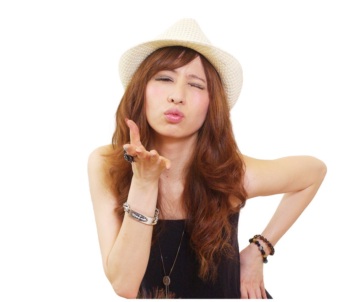 エントリーナンバー10、A-CHAN。優勝公約は「大人の街・銀座デートに連れてってあげる」。チャームポイントは「酒焼けのボ・イ・ス」。(C) YOSHIMOTO KOGYO. All Rights Reserved.