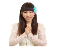 エントリーナンバー12（コンビでのエントリー）、ポッピング☆リボン・ずぅ。優勝公約は「お手紙書いて、お菓子パーティーやっちゃいます」。チャームポイントは「オバケのQ太郎」。(C) YOSHIMOTO KOGYO. All Rights Reserved.