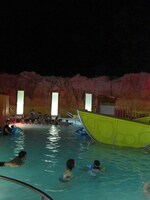 一般の客に交じって祈祷。