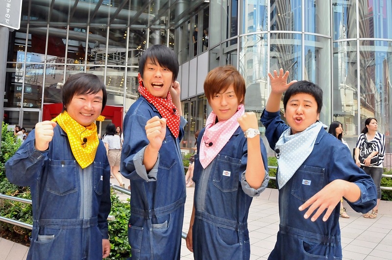 9月6日より4週連続放送される「ときめき★ダンシャリアン～捨てる勇気、君に届け!!～」に出演するウーマンラッシュアワーとかまいたち。(c)KTV