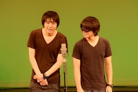 磁石・佐々木（左）とトップリード新妻（右）。Cブロックは準備の時間がA、Bブロックより長く、事前に「設定」も決まっていたため、より完成度の高いネタを見せつける結果となった。