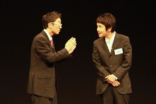 「キングオブコント2012」準決勝2日目のトップバッターを務めたダブルブッキング。