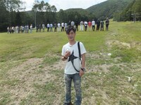 最後まで男性陣を励まし続けたカラテカ入江。(c)吉本興業