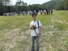 最後まで男性陣を励まし続けたカラテカ入江。(c)吉本興業