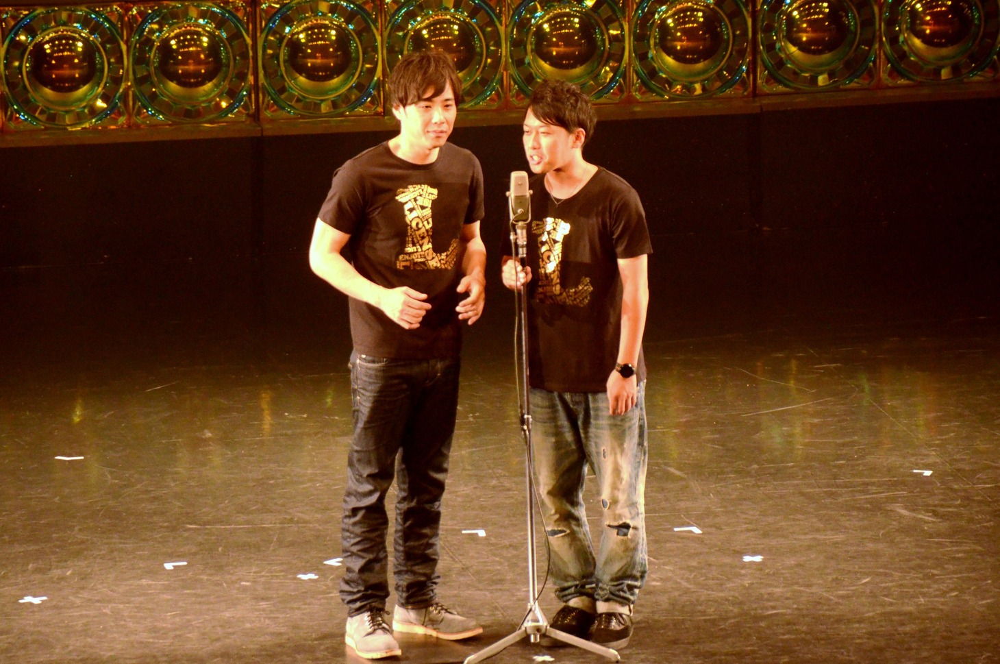 ライブのラストを飾るライセンスの漫才2本目。