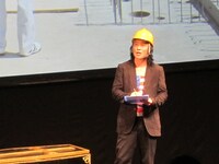 「ユニコーンが流れている建築現場を見たことがあるのでやります」