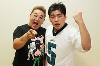 DVD「サンドウィッチマンライブツアー2012」の発売を発表したサンドウィッチマン。