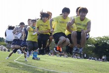 チーモンチョーチュウ菊地の作戦により見事最高回数を叩きだしたAチーム。(c)藤澤孝代（フォトプロ）