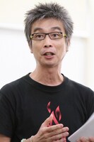 吉本興業創業100周年記念公演「吉本百年物語10月公演『これで誕生！吉本新喜劇』」に出演するおかけんた。写真は初顔合わせのときのもの。(c)フォトプロ（河村正和）