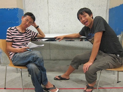 9月20日（木）から23日（日）まで、東京・俳優座劇場にて上演されるロンドンブーツ1号2号・田村亮の劇団田村亮一座が第5回公演「大きなグミの木の下で」に出演しているチュートリアル。