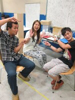 9月20日（木）から23日（日）まで、東京・俳優座劇場にて上演されるロンドンブーツ1号2号・田村亮の劇団田村亮一座が第5回公演「大きなグミの木の下で」に出演しているザ・パンチ・パンチ浜崎、椿鬼奴、カラテカ入江（左から）。