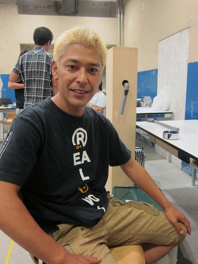 9月20日（木）から23日（日）まで、東京・俳優座劇場にて劇団田村亮一座が第5回公演「大きなグミの木の下で」を上演するロンドンブーツ1号2号・田村亮。