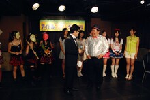 ドランクドラゴン（中央）がMCを務める「アニメのキカク」の「アイドルアニソンGP☆キカク」。(c)ひかりTV