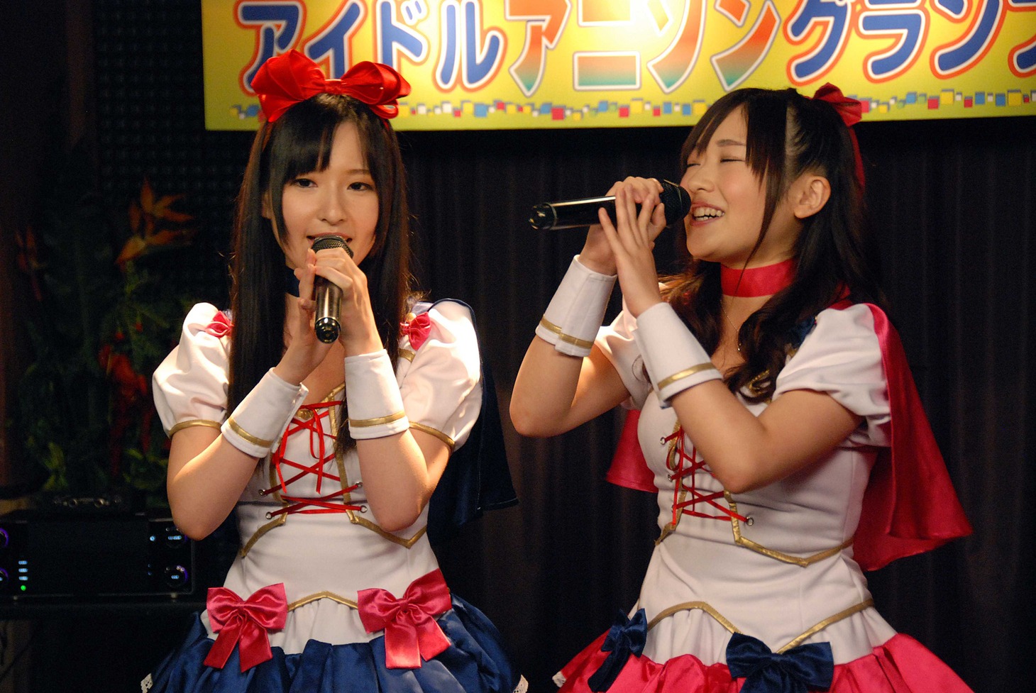 アフィリア・サーガ・イーストのメンバー2人。(c)ひかりTV