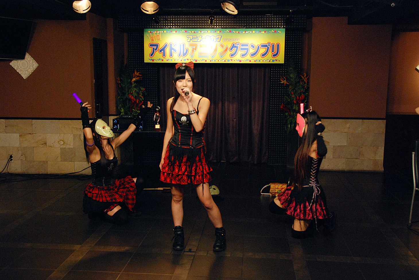 アリス十番のメンバー3人。(c)ひかりTV