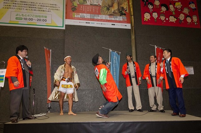 「吉本百年物語」公演100回記念トークショー。(c)吉本興業