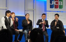 奈良市のPRイベント「笑い飯のならいい～話」に登場した（左から）アルドルフ、笑い飯、林家笑丸。